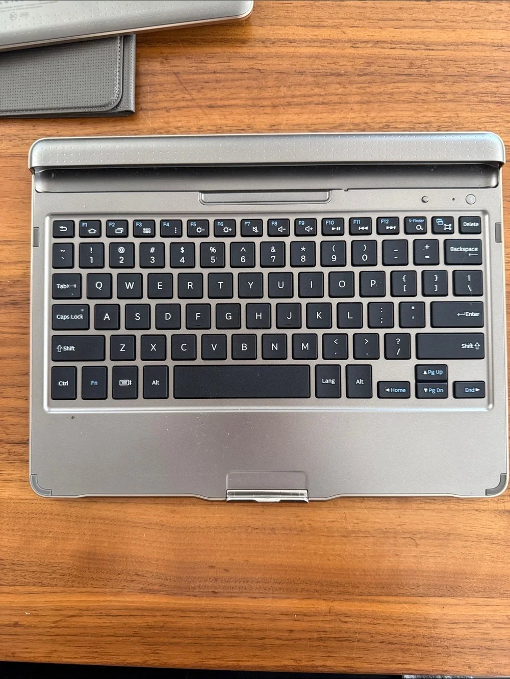 Samsung Galaxy Tablet S with Keyboard Case and protective cover model sm-t800